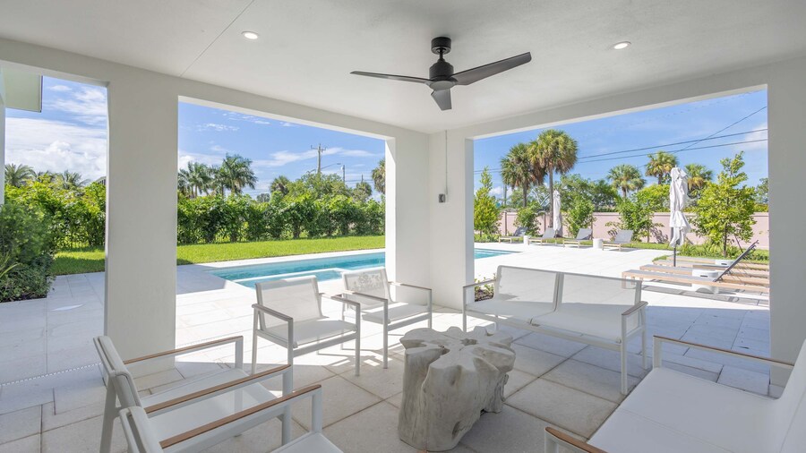 Brand New Catchlight House With Private Pool