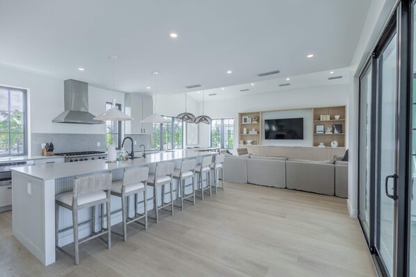 Maison | 6 chambres, bureau, Internet