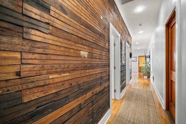 Hus | 2 sovrum, skrivbord och internet