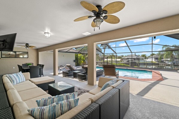 House | Terrace/patio - NEW Surfside Beach House Heated Pool Boat Dock (Apollo Beach)