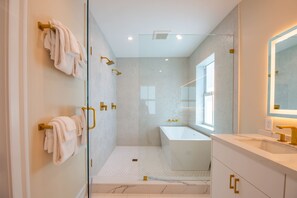 House | 6 bedrooms, Internet - NEW The Rigby House - Pvt Pool Amazing Location (Key West)