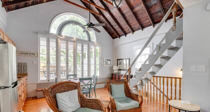 New Coastal Rose - Bright Loft With High Ceilings