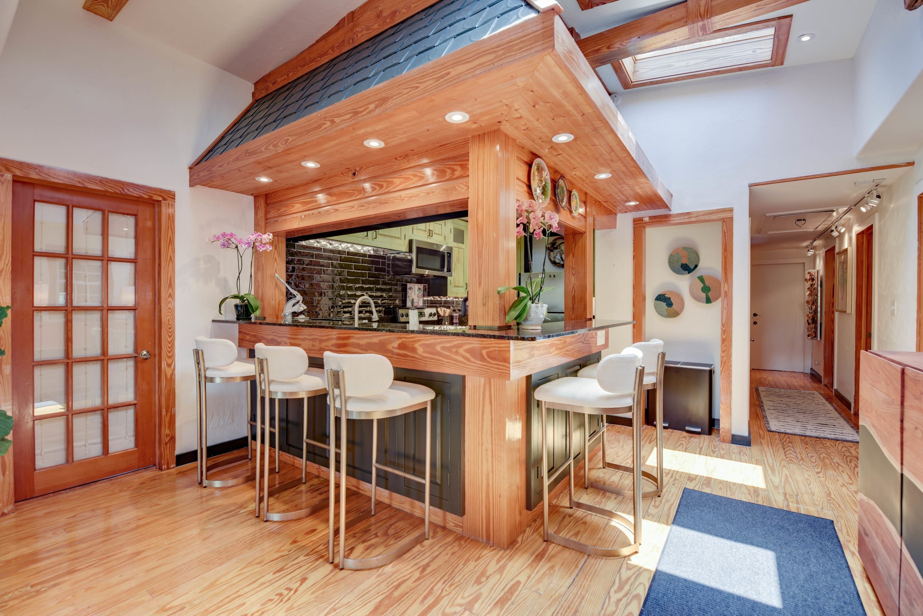 Huoneisto | 3 makuuhuonetta, työpöytä, internet