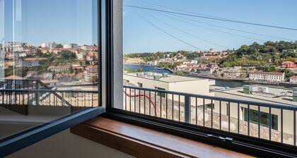 GuestReady - River View Escape