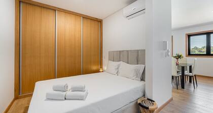 GuestReady - River View Escape