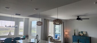 Gorgeous! Two-Bedroom Condo with Resort Style Ammenities. Kick Back & Relax!