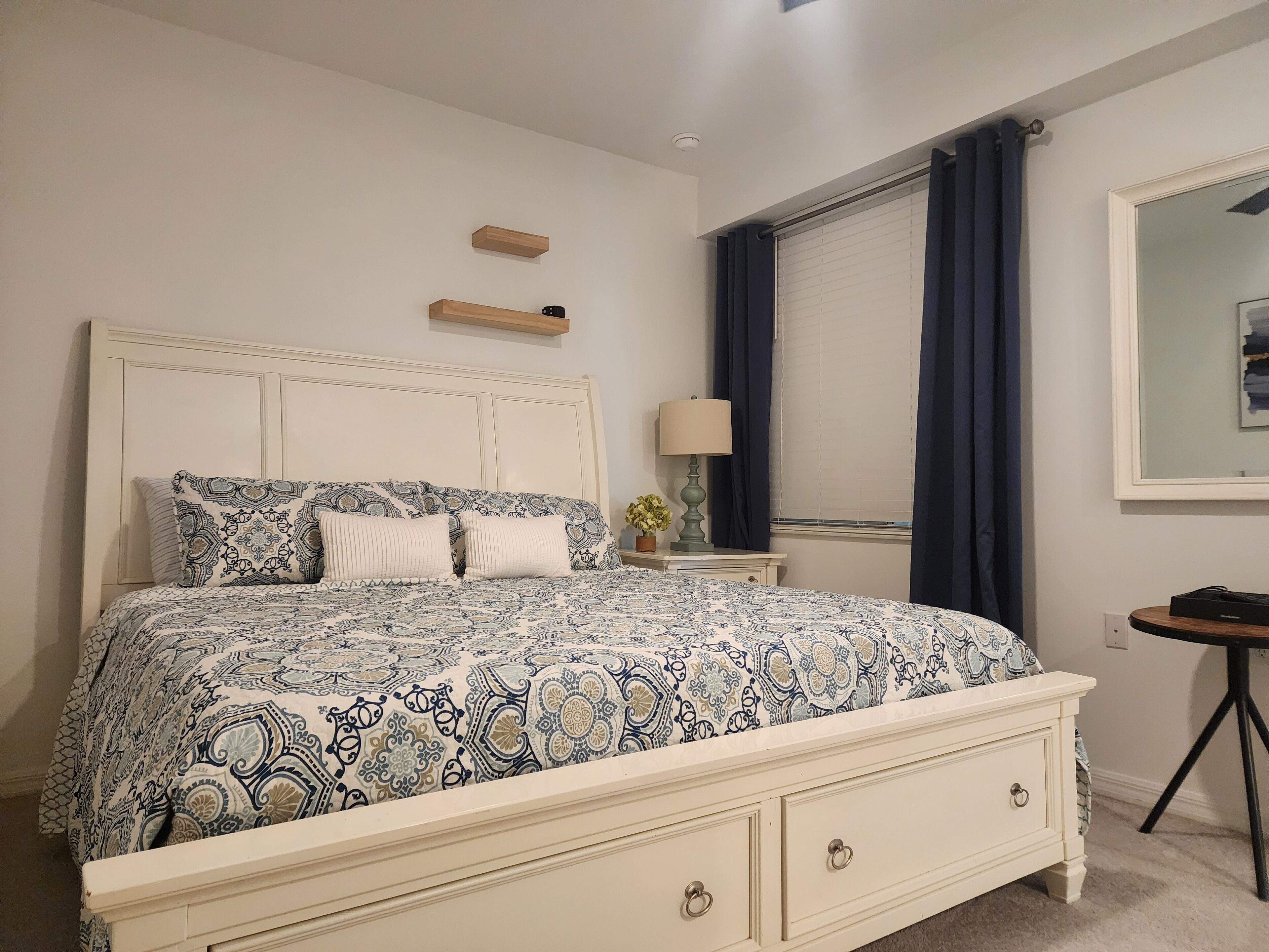 2 slaapkamers, een kluis op de kamer, een strijkplank/strijkijzer