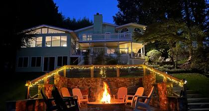 Living The Dream lovely 5/4 with fireplace, dock, firepit with 9 rockers