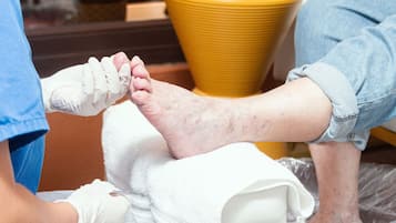 Hidroterapia, tratamientos faciales, 2 salas de tratamiento
