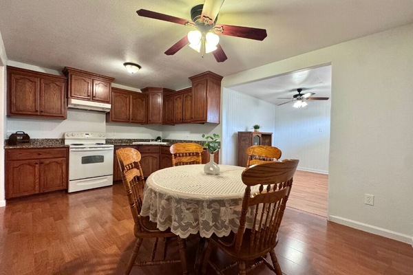 Frigorífic, microones, forn i placa de cuina