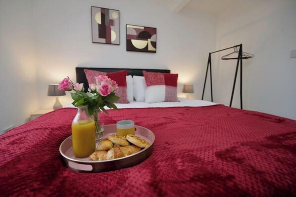 1 多间卧室、熨斗/熨衣板、WiFi、床单