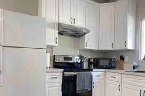 Private kitchen - 1B1B/Studio/Fully Private/Free parking/Restaraunts/ (Monterey Park,)