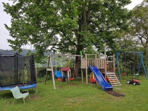 Children’s play area – outdoor - La Casita de La Nozal (Villaviciosa)