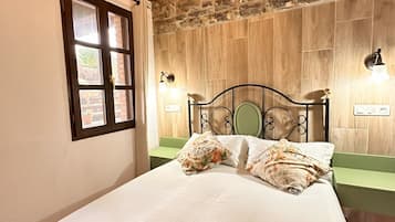 Family Apartment, Patio, Mountain View | 2 bedrooms, minibar, free WiFi, bed sheets