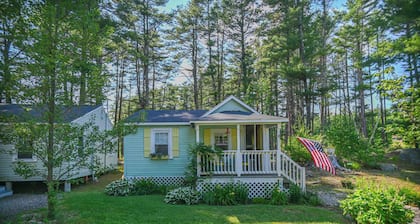 Cozy Cottage w/ Pool, BBQ and Outdoor Seating!