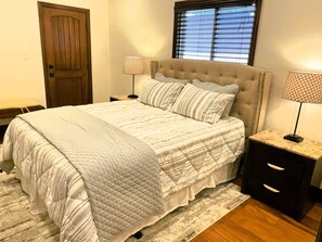 3 bedrooms, desk, iron/ironing board, travel crib - Steps from the sand, well-stocked, clean, family beach home. AC & easy pkg. (Long Beach)