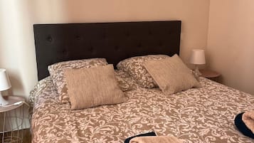 2 chambres, fer et planche Ă  repasser, Wi-Fi, draps fournis