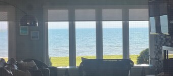 Winter Rental; Birders' Joy ; Lake Erie Beach Front; Walkers beach; 3 BR/2 Bath
