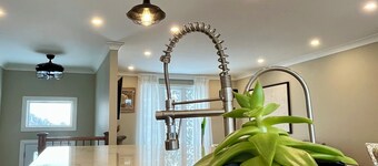 Luxury 6BR Ontario Farm Home – Family-Friendly