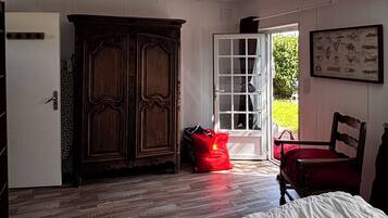 1 makuuhuone, silitysrauta/-lauta, vauvan matkasänky, ilmainen Wi-Fi