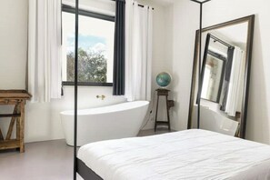 4 dormitorios, tabla de planchar con plancha, wifi y ropa de cama