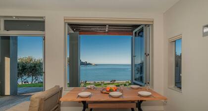 Hahei Oceanfront - Hahei Holiday Home