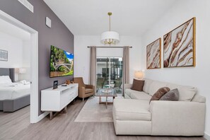 Smart TV - Spacious 5BR w/Pool, Close to Disney & Universal (Davenport)