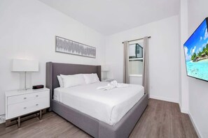 5 bedrooms, iron/ironing board, WiFi, bed sheets - Spacious 5BR w/Pool, Close to Disney & Universal (Davenport)