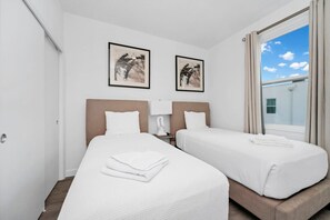 5 bedrooms, desk, iron/ironing board, WiFi