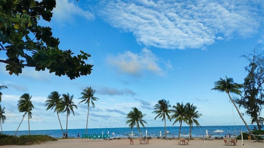 10 Bedroom Apartment 300m From The Sea