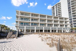 Exterior - Sea Glass 214 - 3-bedroom luxe condo, right on the BEACH with amazing pool view! (Gulf Shores)