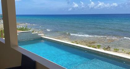 Charming 1-bedroom house by the sea in quaint Cayman Brac