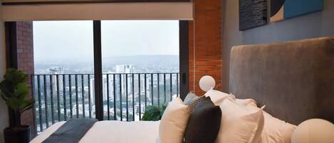 2 slaapkamers, een strijkplank/strijkijzer, beddengoed