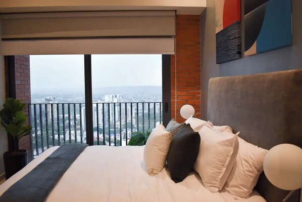 2 bedrooms, iron/ironing board, bed sheets