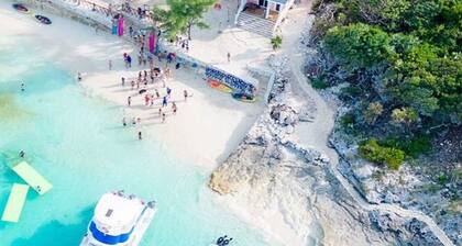 Wandering Starfish Cottage - Rose Island Bahamas