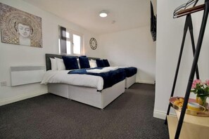 1 bedroom, iron/ironing board, WiFi, bed sheets - Swan Studio Eight - Coventry (Coventry)