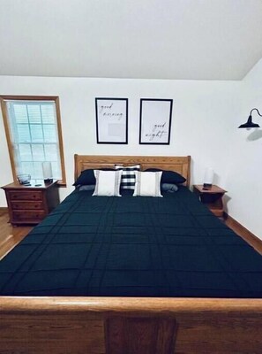 3 soverom, skrivebord, strykejern/-brett og wi-fi