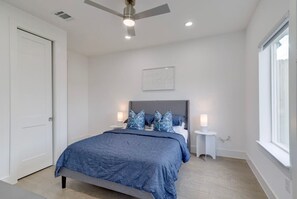 3 bedrooms, iron/ironing board, free WiFi, bed sheets