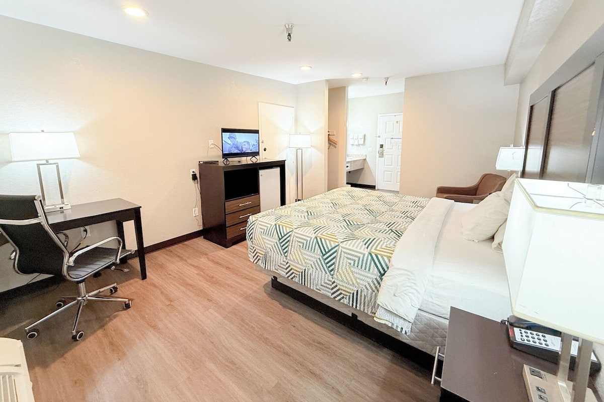 Strykejern/-brett og sengetøy