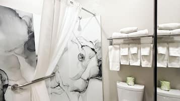 Ensemble douche/baignoire, serviettes fournies