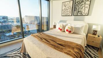 1 bedroom, desk, iron/ironing board, WiFi
