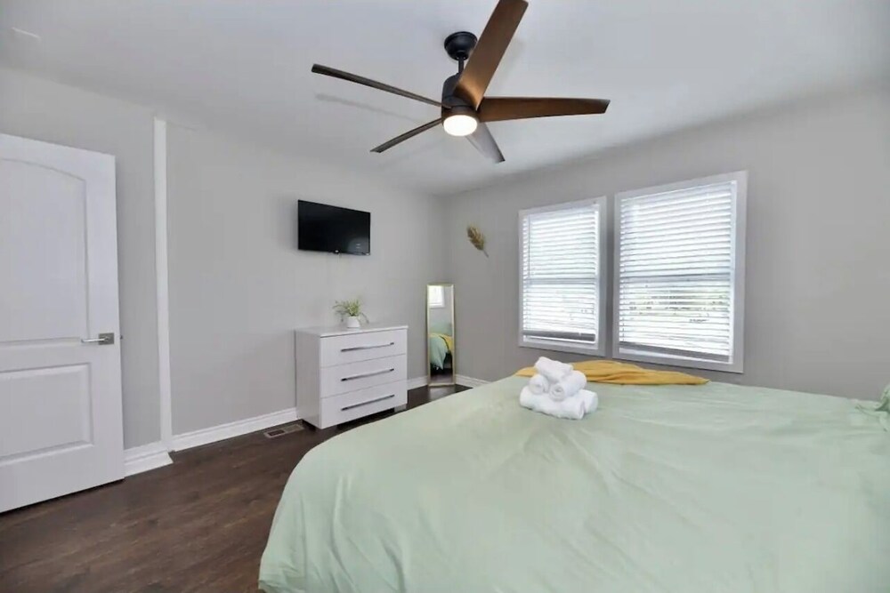 Charming 3bed in marvelous Indy near downtown in historic safe neighborhood! Indianapolis Vrbo