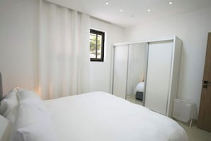 2 slaapkamers, een strijkplank/strijkijzer, wifi, beddengoed