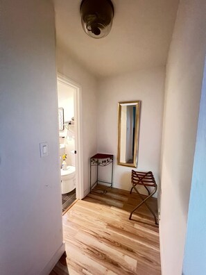 Interior - LilBettys Casita no cleaning fee (Torrance)