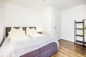 3 bedrooms, desk, iron/ironing board, travel cot
