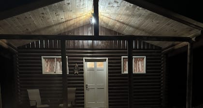 Nice log cabin on back country road with peace, quiet and the amenities of home