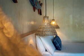 In-room safe, blackout drapes, free WiFi, bed sheets - Kalimera Beach Hotel  (Placencia)