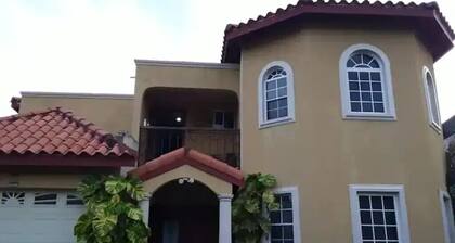 Oasis@Karachi-Centrally Located 4Bed/4.5Bath Home