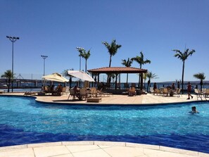 Pool - Flat Resort Lake Side Beira Lago 5 Minutos do Centro de Brasília (Asa Norte Brasília)
