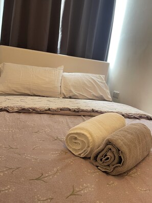 2 bedrooms, iron/ironing board, WiFi, bed sheets - Central Southsea apartment (Portsmouth)